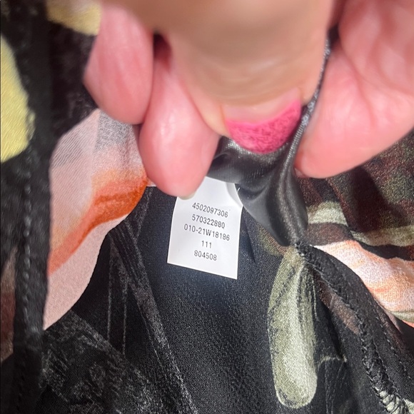 NWT White House Black Market Beautiful Black Floral Sheer Blouse M - Picture 11 of 11